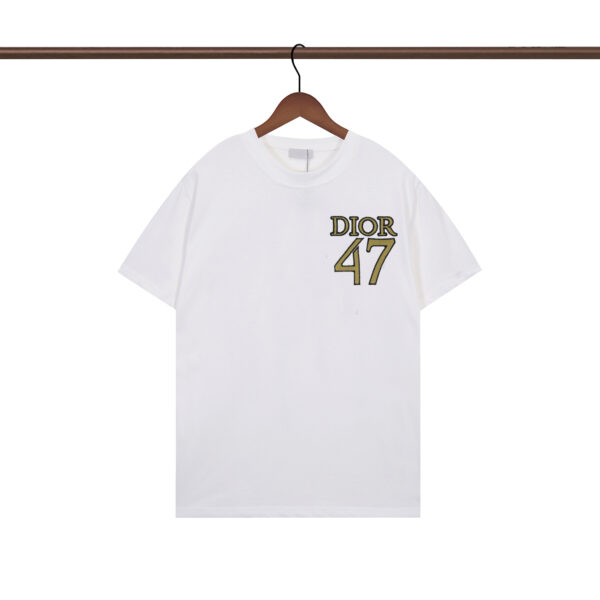 ⁦חולצה קצרה של דיור⁩ – תמונה ⁦3⁩