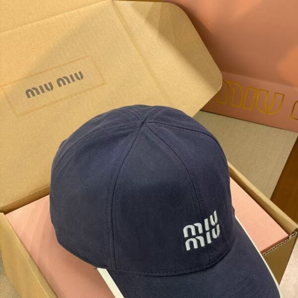 ⁦כובע של מיו מיו⁩ – תמונה ⁦7⁩