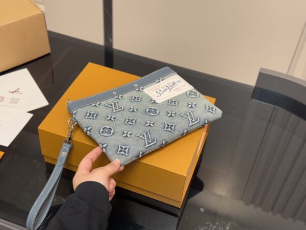 ⁦תיק של לואי ויטון⁩ – תמונה ⁦5⁩